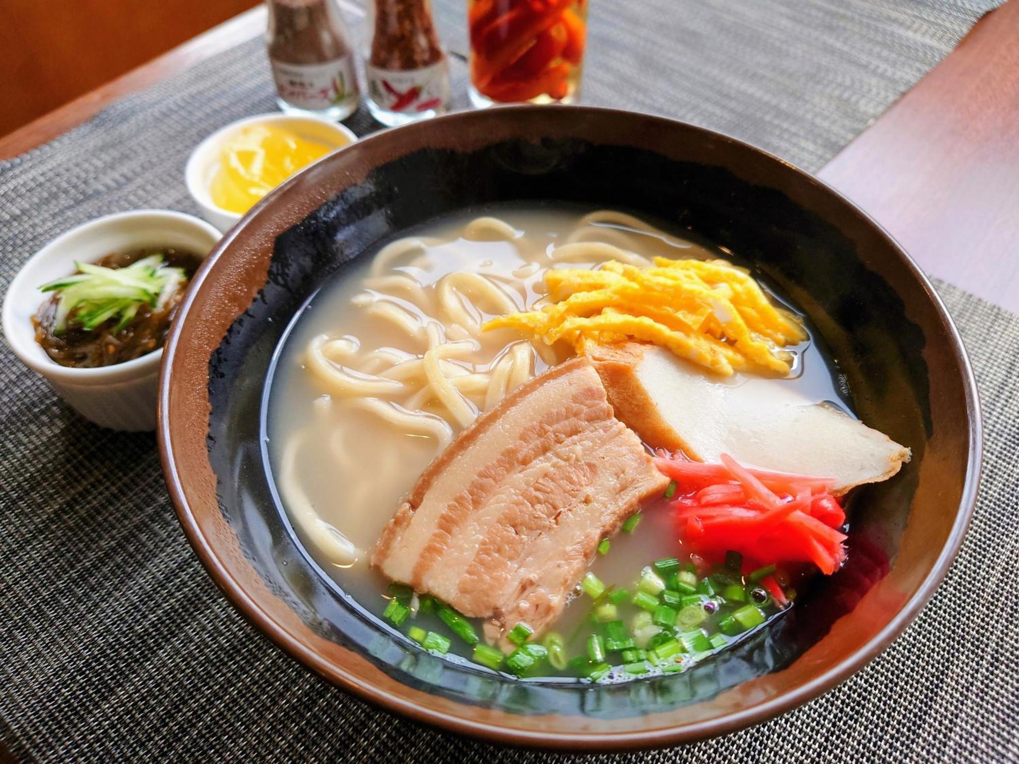 Okinawa Hotel Precia Naha Extérieur photo